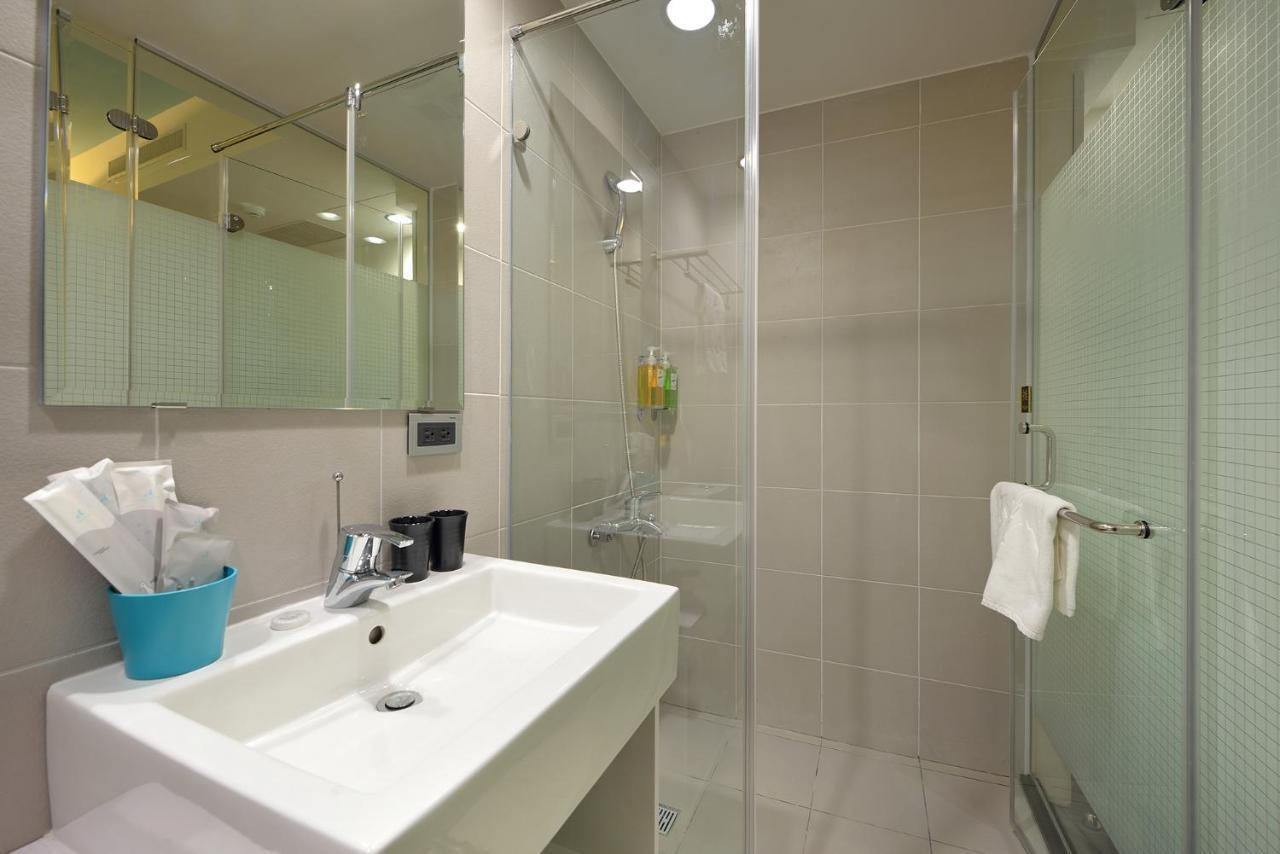 Hommie Inn Taichung Exterior foto