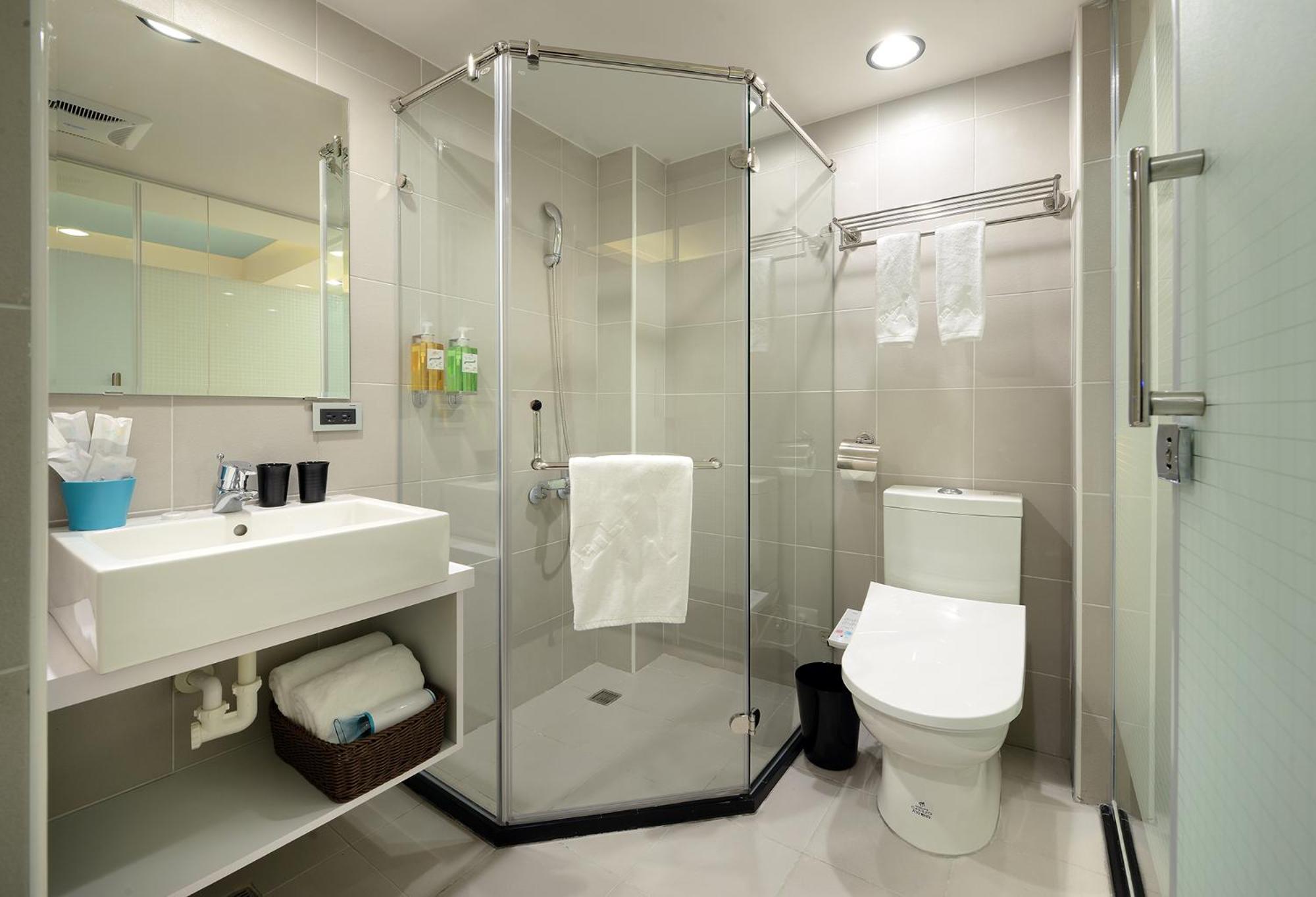 Hommie Inn Taichung Exterior foto