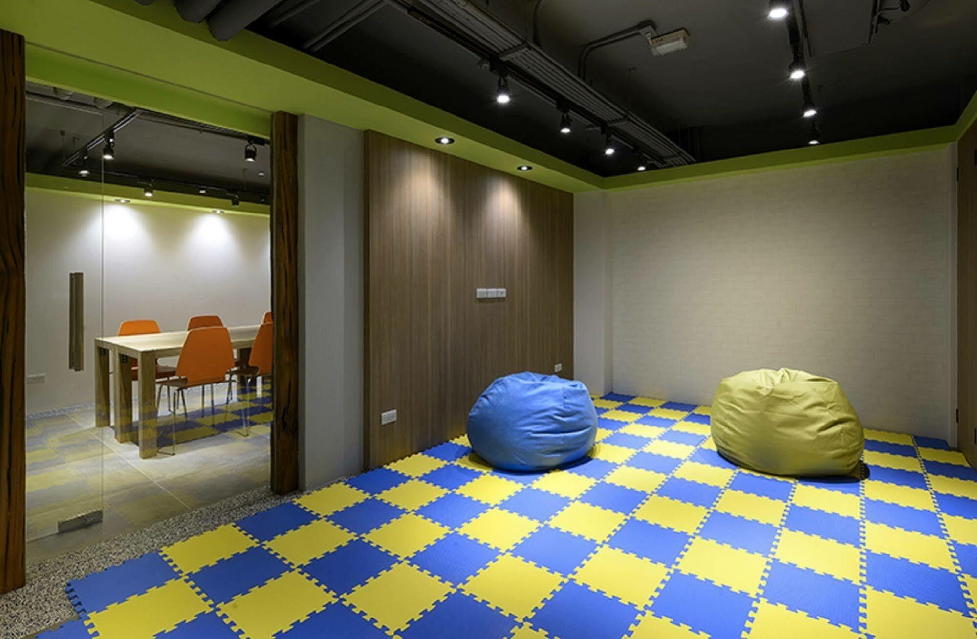 Hommie Inn Taichung Exterior foto